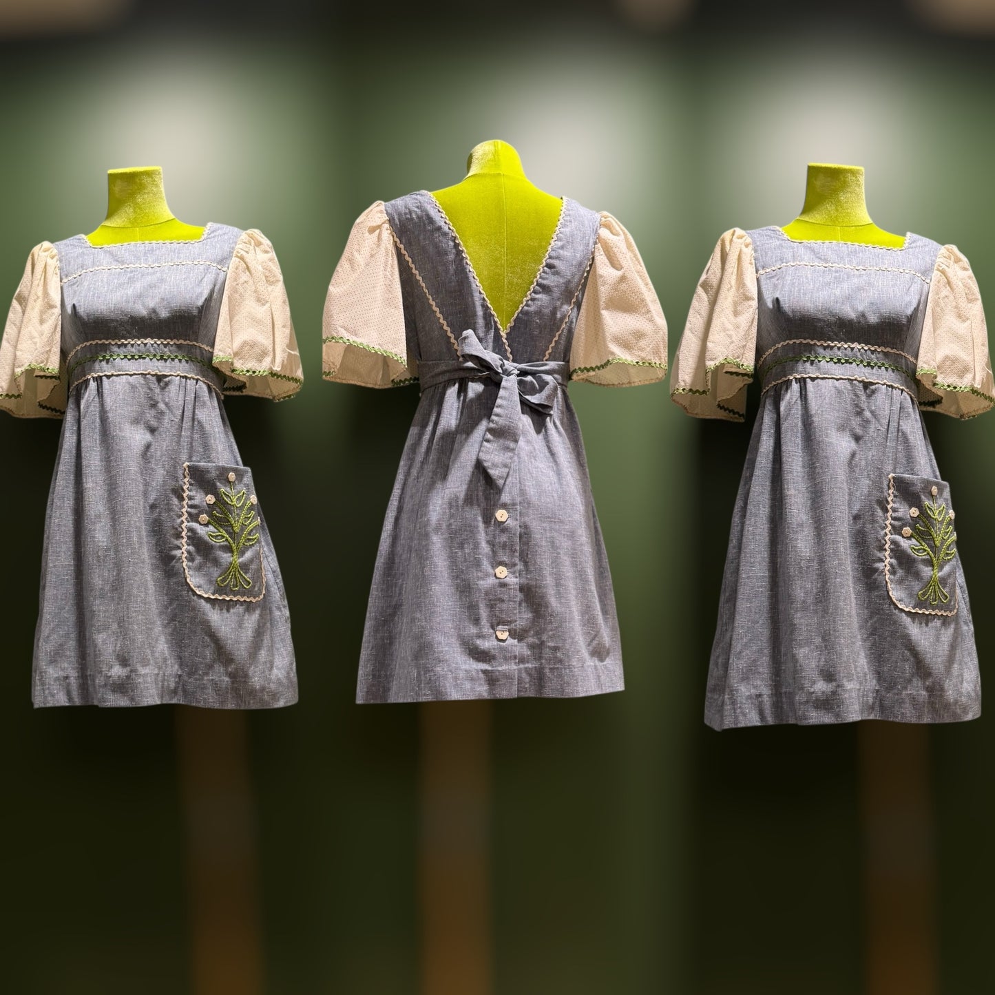 60s/70s chambray dress with puff sleeves & floral embroidery (Small)
