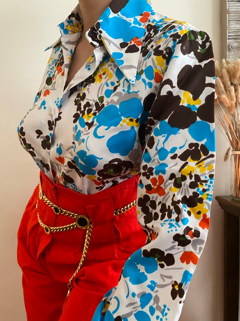 Abstract long sleeve dagger collar blouse