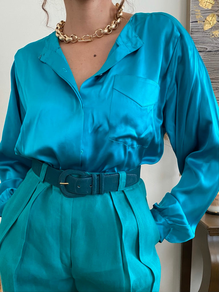 Button down long sleeve blouse