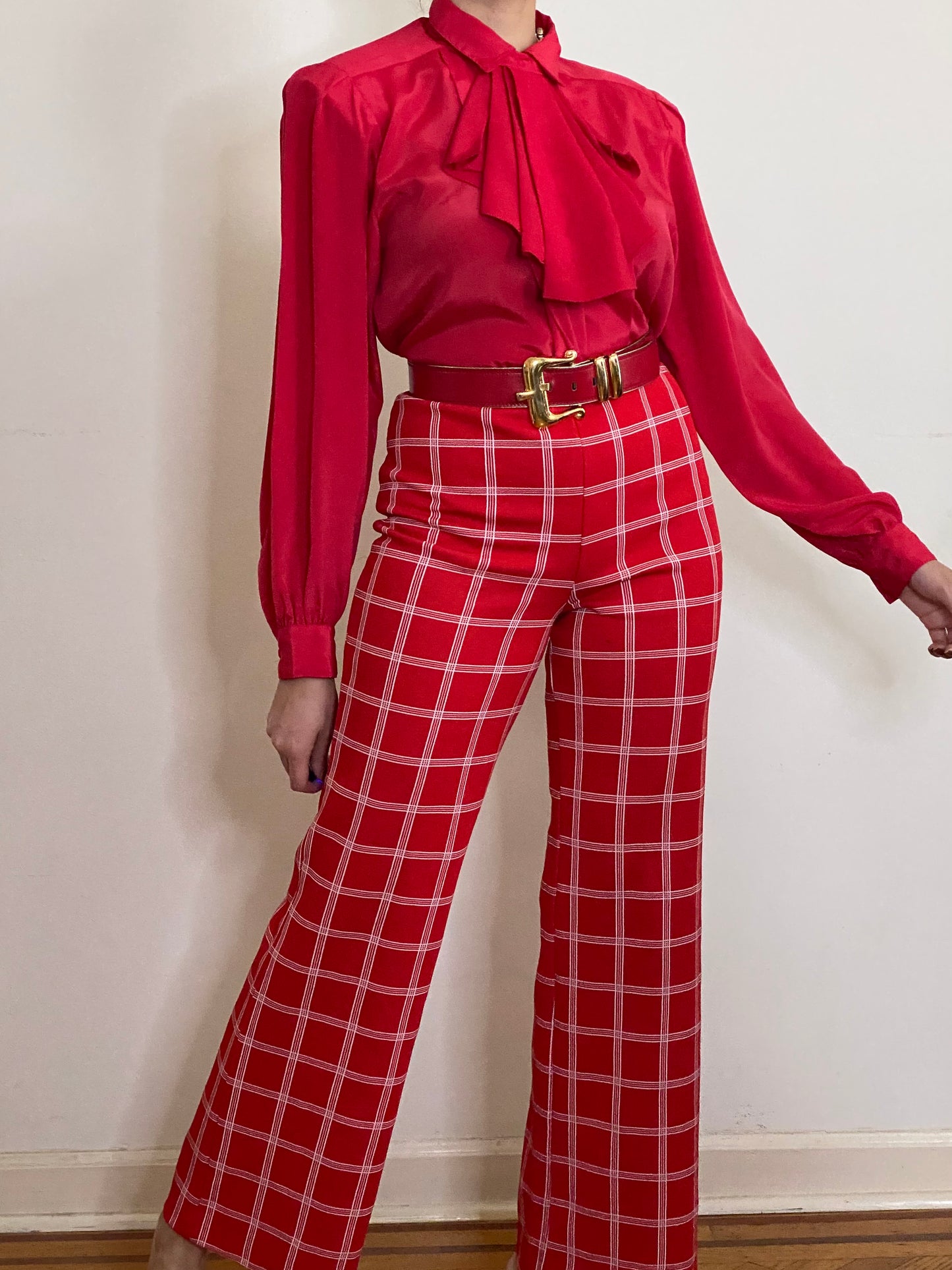 80's Red Ruffled Cravat/Jabot Bow Long Sleeve Blouse (S-M)