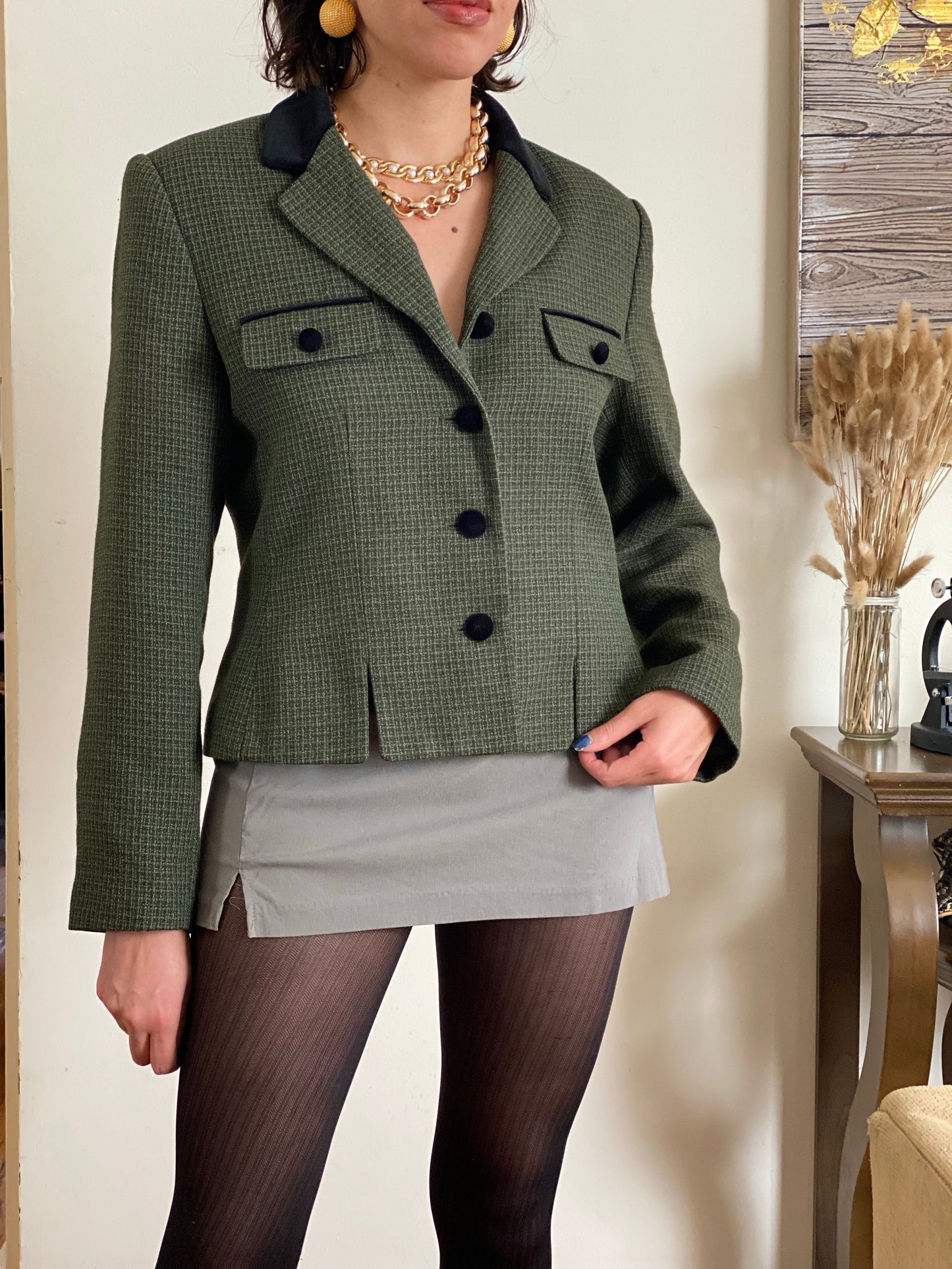 Velvet Neck Short Blazer (10)