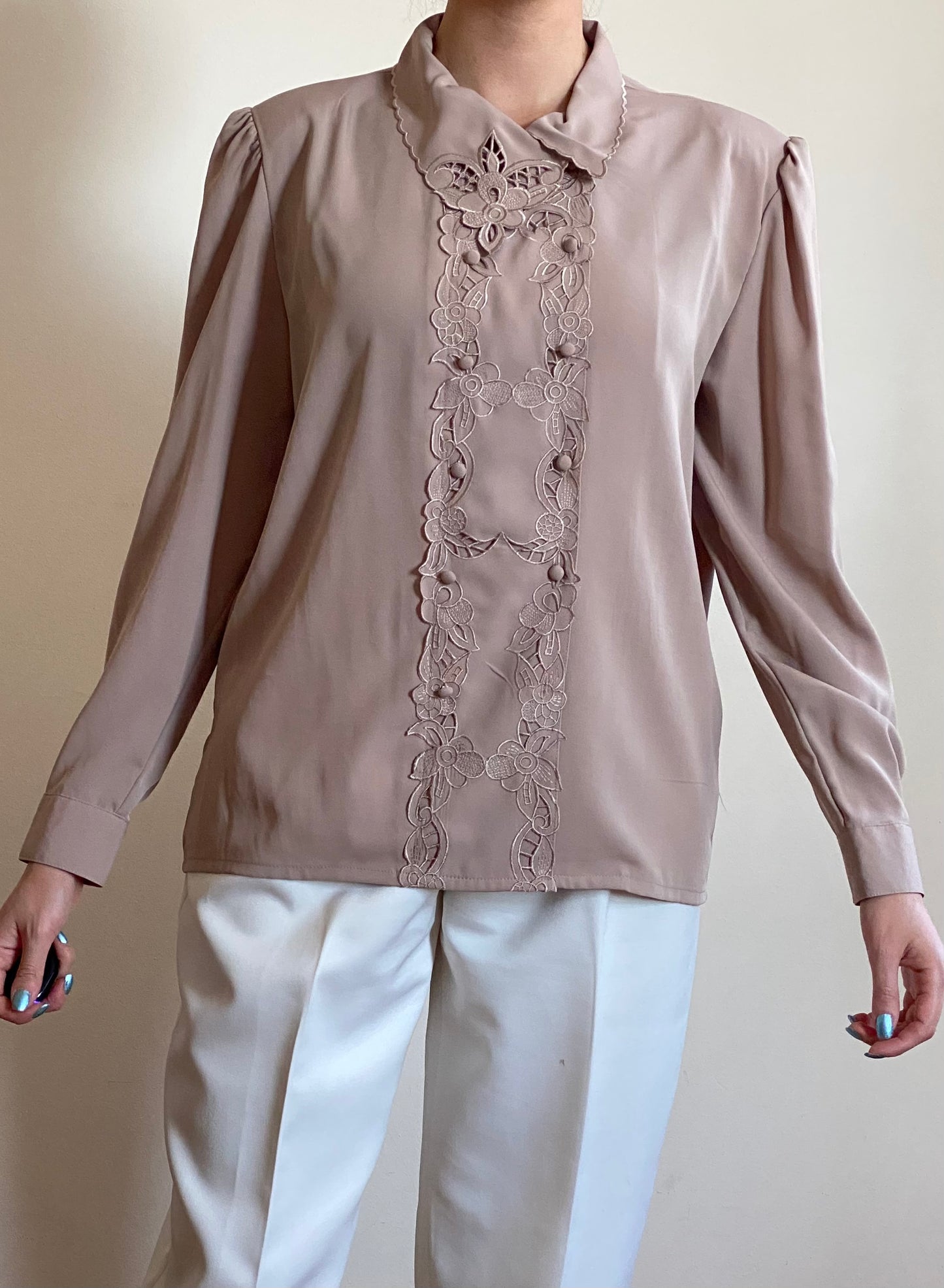 80's does 40's Floral Embroidered Button Down Blouse (S-M)