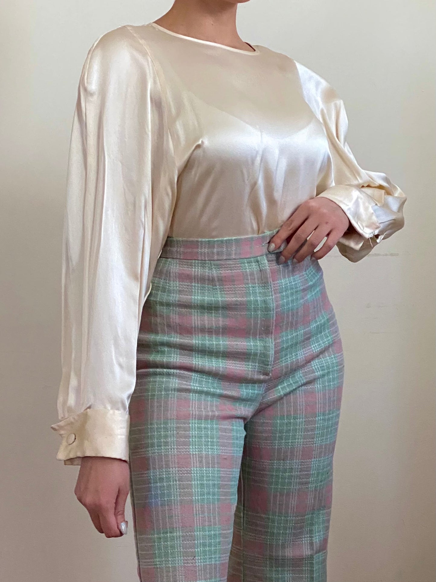 80's 100% Silk Blouse w/ Oversized Sleeves (M-L)