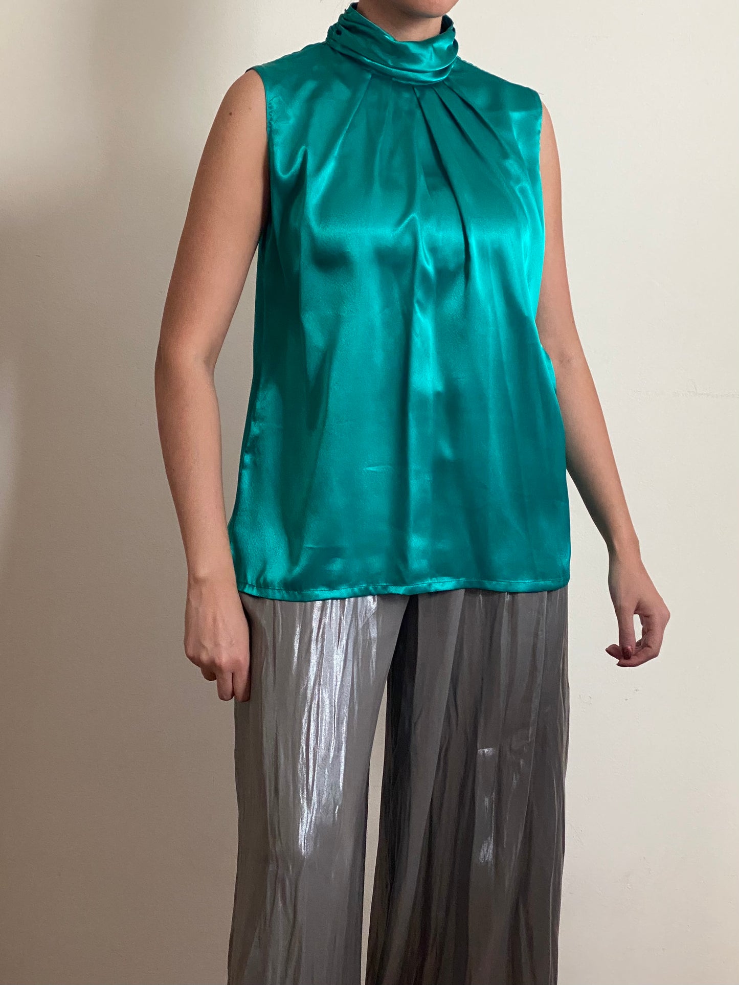 80's Satin Sleeveless Turtleneck Top (10)