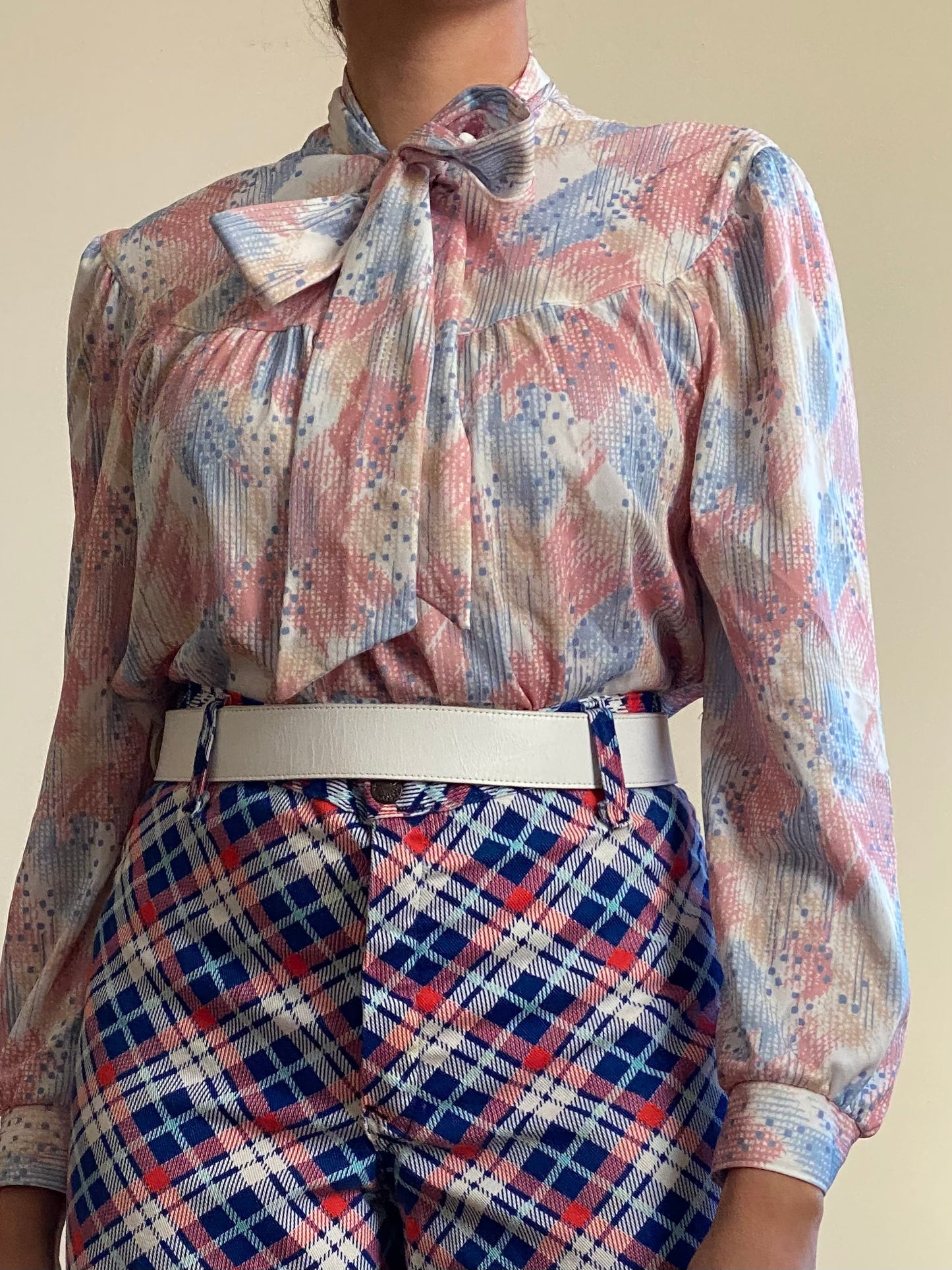 70's Pastel Abstract Bow Collar Blouse (M)