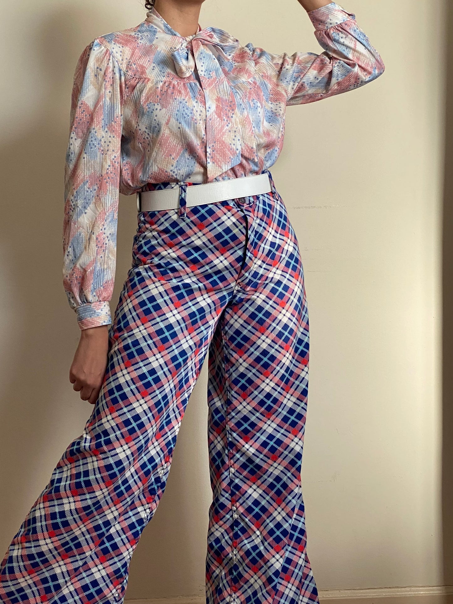 70's Pastel Abstract Bow Collar Blouse (M)