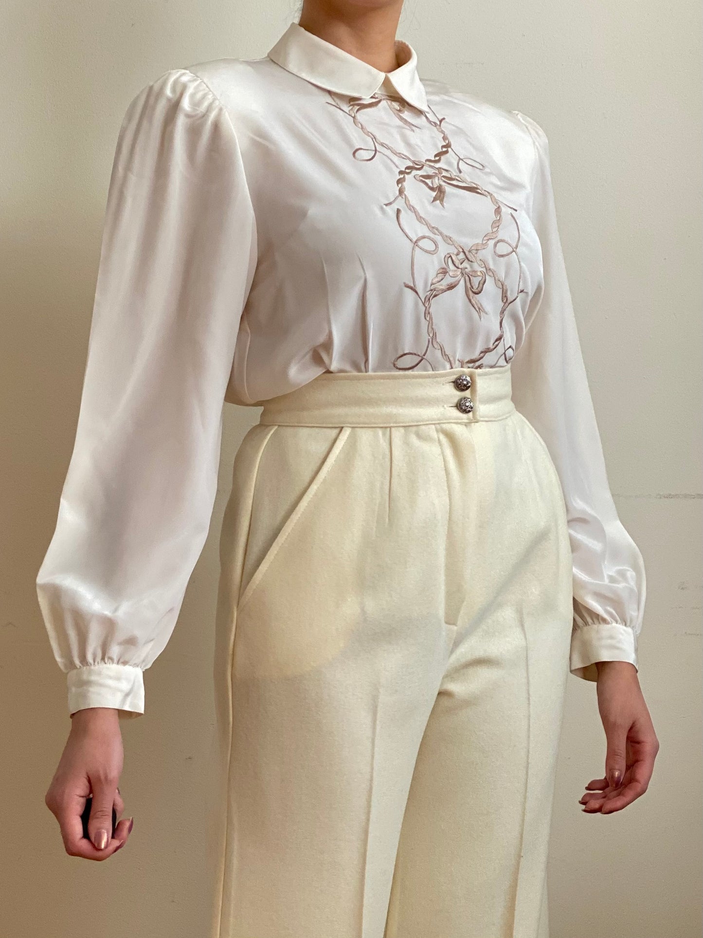 80's Rope Embroidery Peter Pan Collar Balloon Sleeves Blouse (S-M)