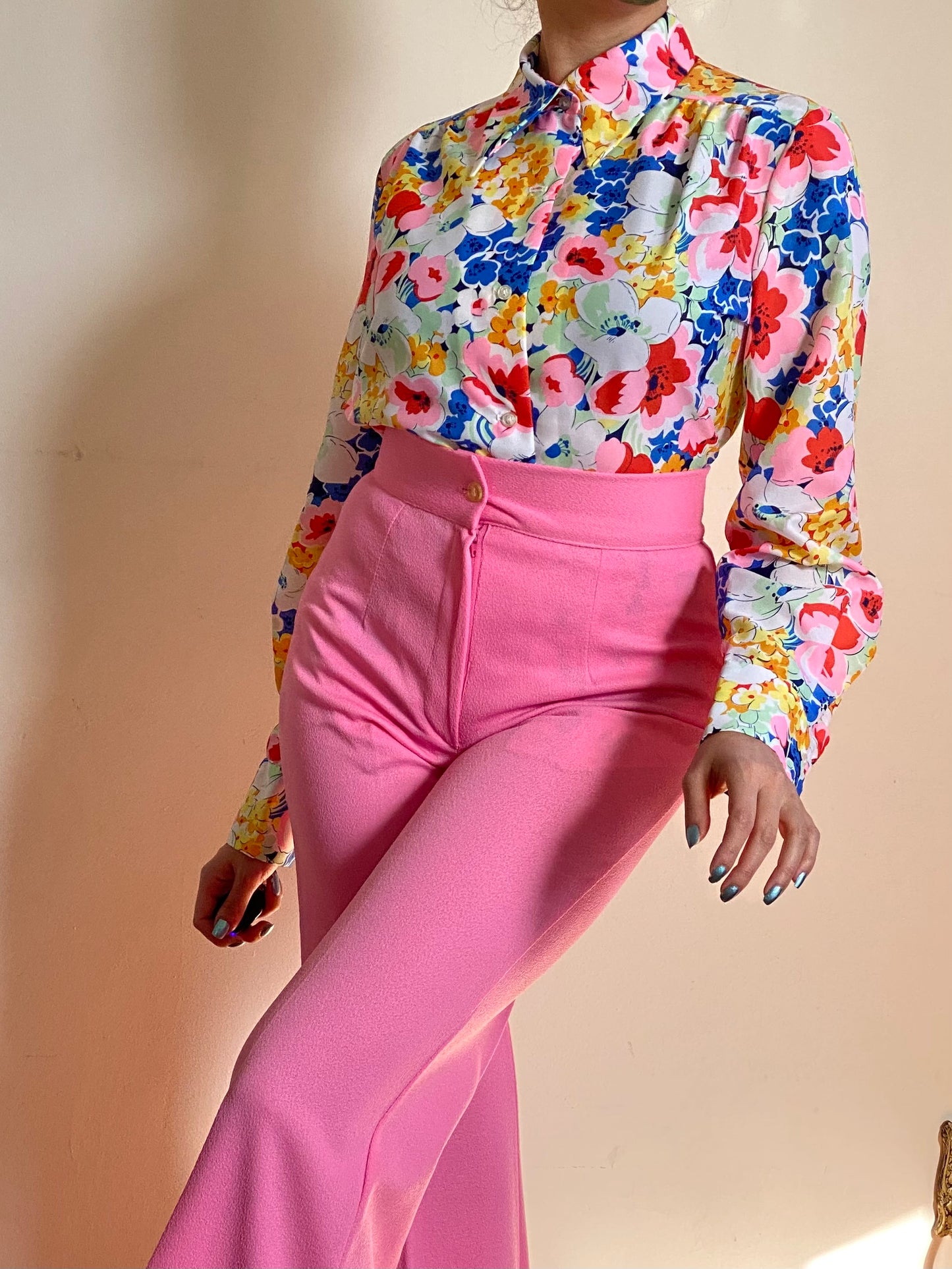 70's MULTICOLOR FLORAL BUTTON UP BLOUSE (M)