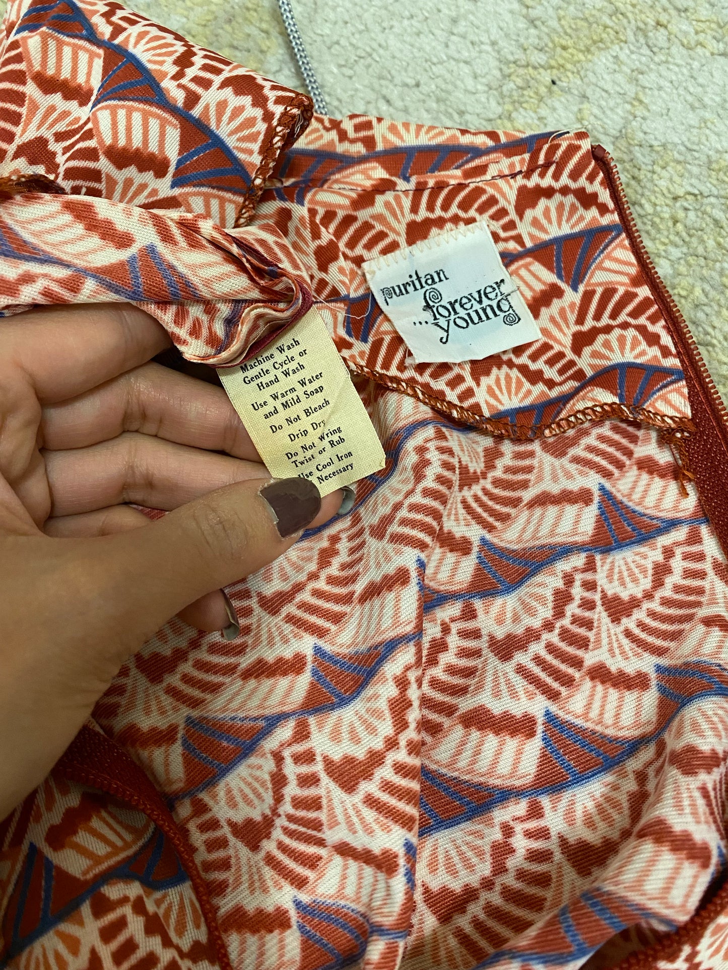 70’s 2-Piece Qiana Abstract Lounge Set (S-M)