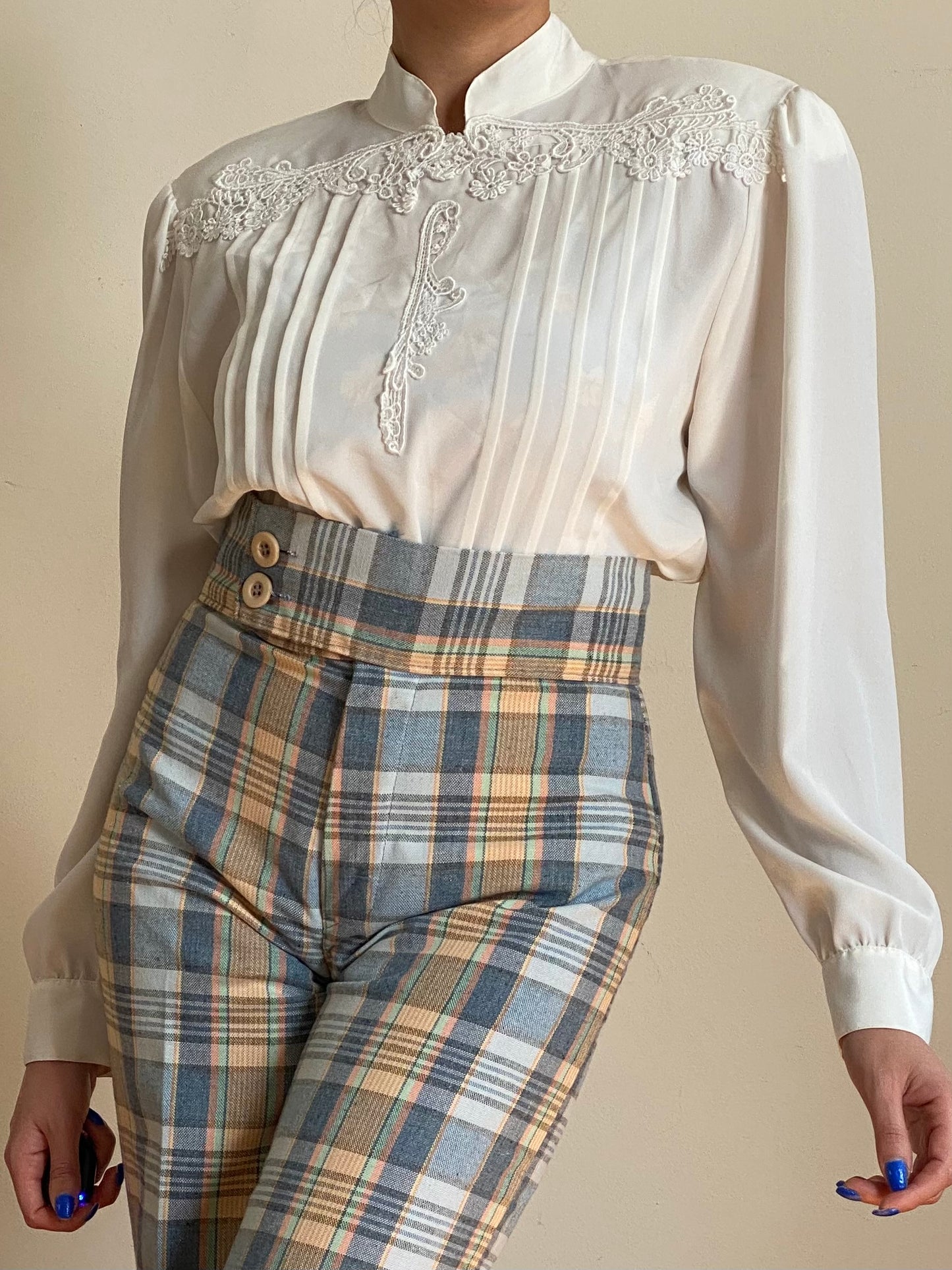 80'S White Pleated Lace Mandarin Collar Blouse (S-M)