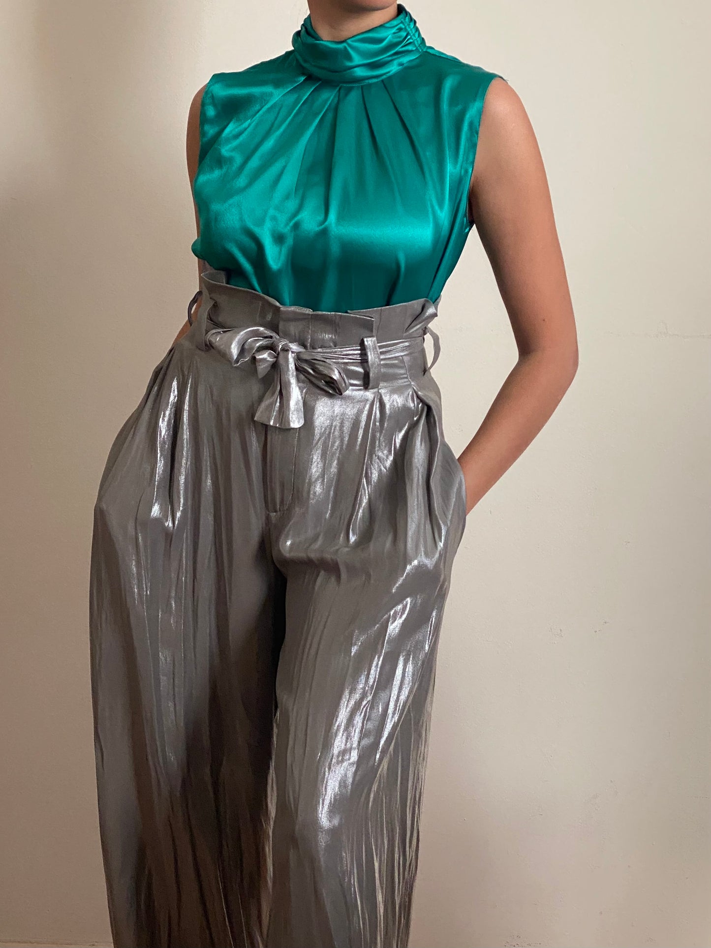 80's Satin Sleeveless Turtleneck Top (10)