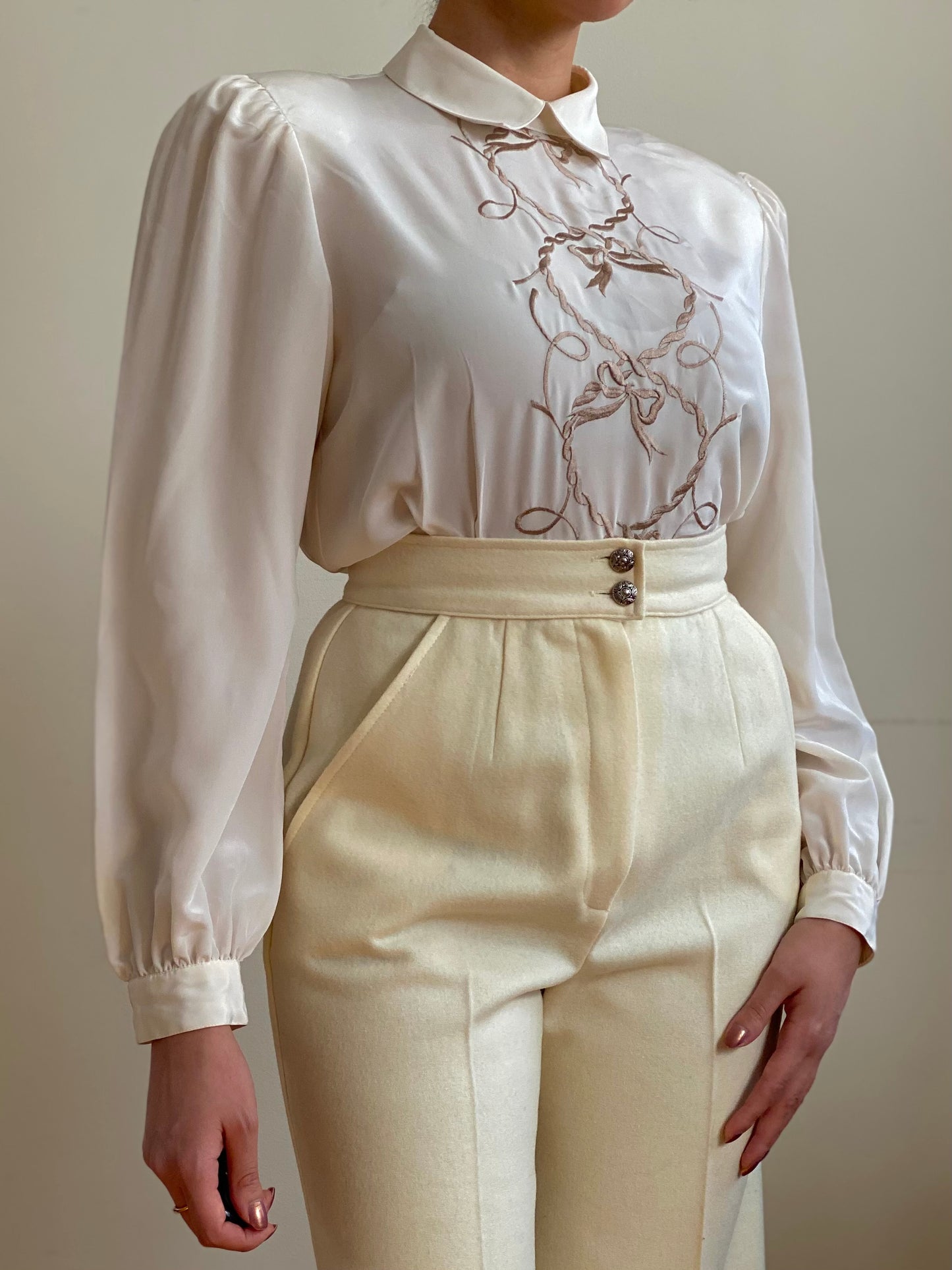 80's Rope Embroidery Peter Pan Collar Balloon Sleeves Blouse (S-M)