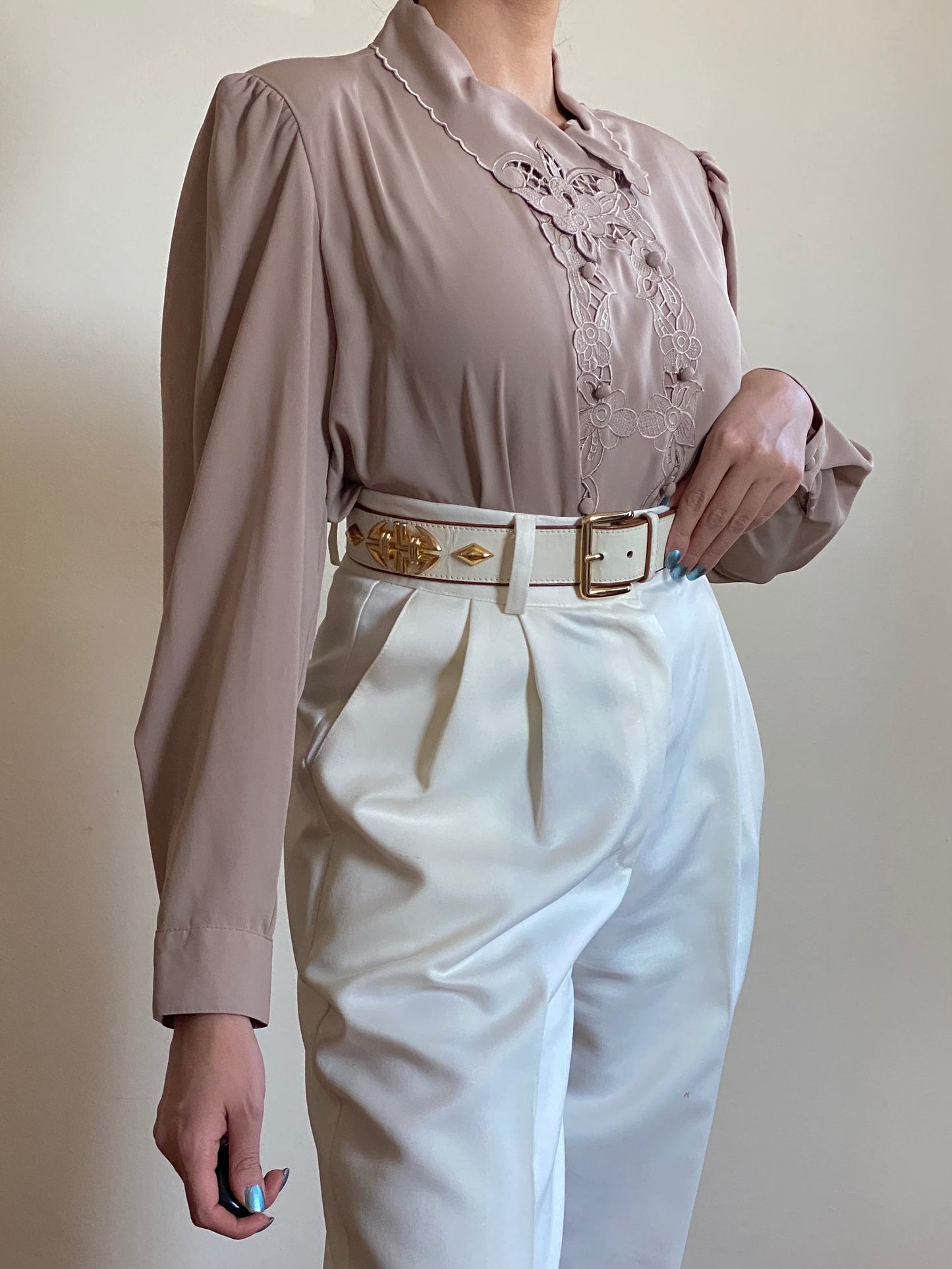 80's does 40's Floral Embroidered Button Down Blouse (S-M)