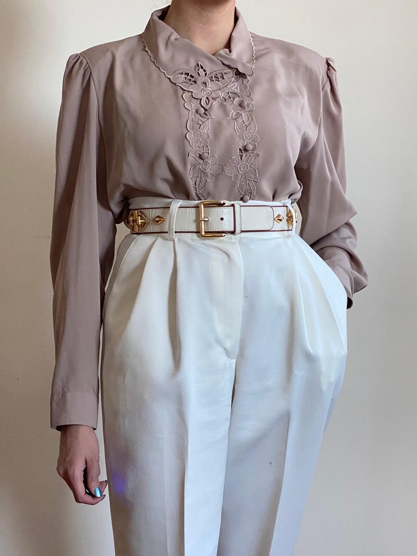 80's does 40's Floral Embroidered Button Down Blouse (S-M)