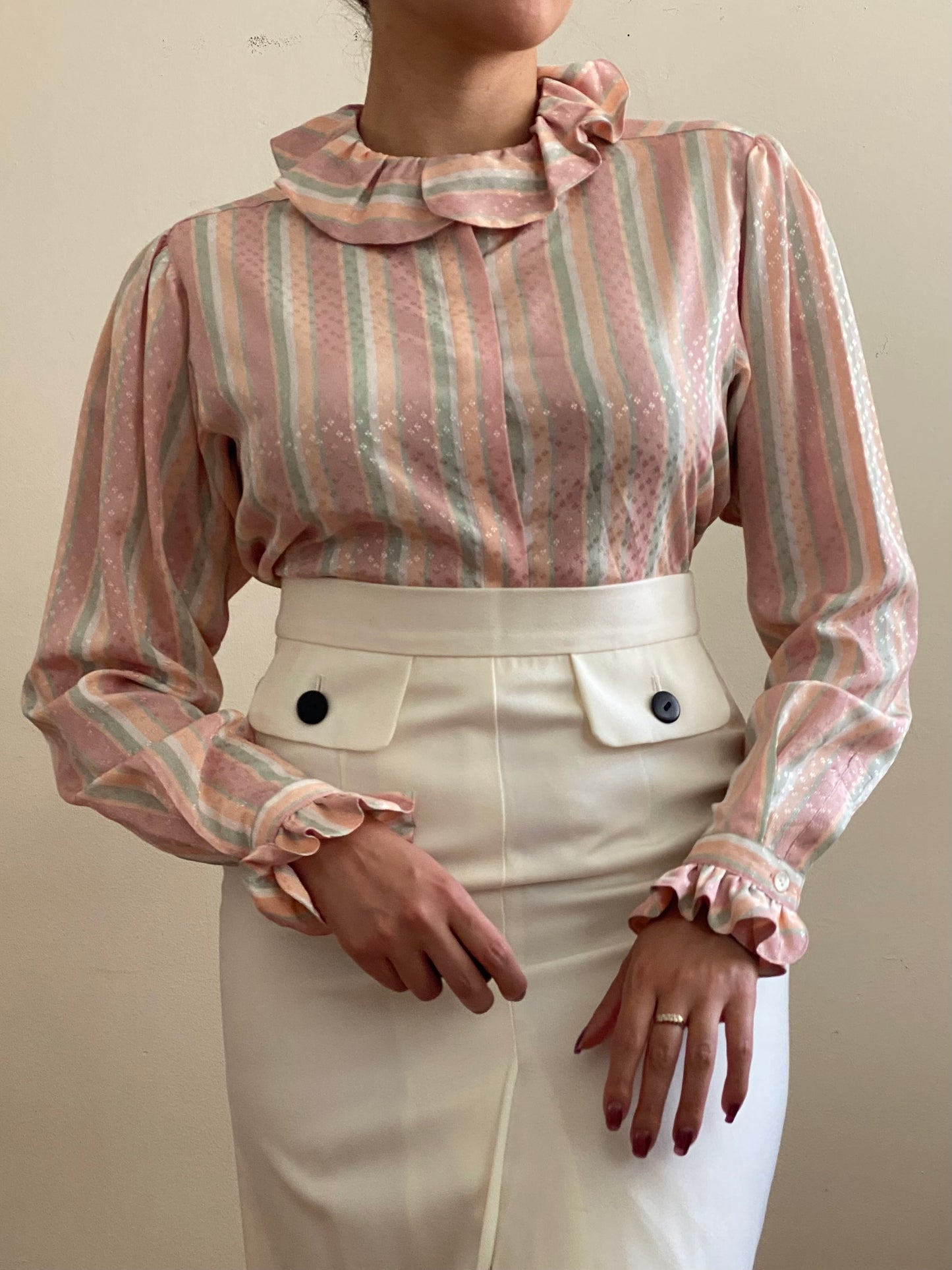 70s 80s Ruffle Collar Button Up Blouse w/ sheen (S-M)