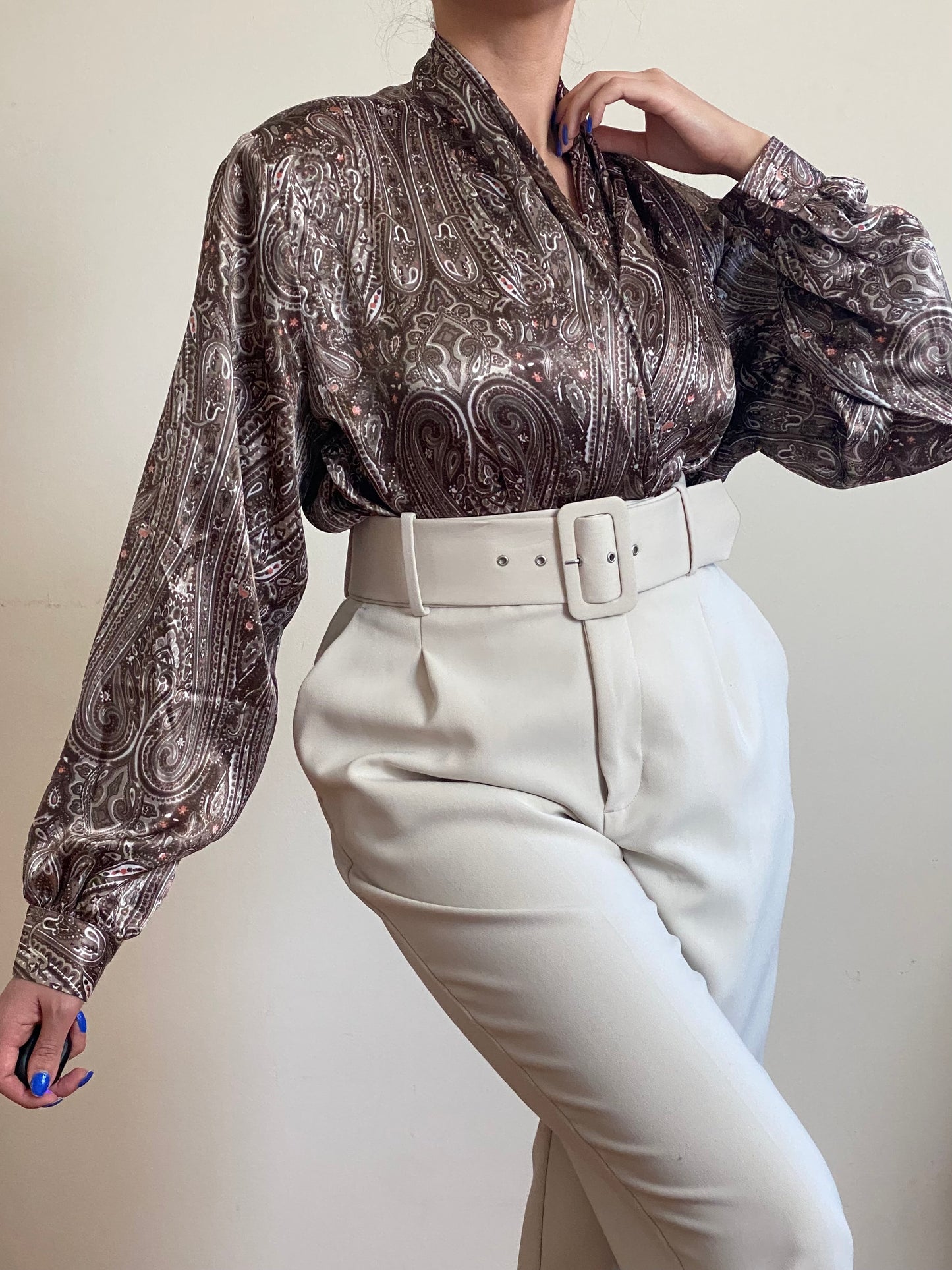 80'a Satin Draped V-Neck Abstract Blouse (M-L)