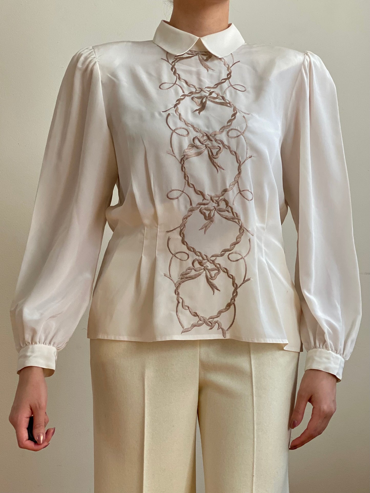 80's Rope Embroidery Peter Pan Collar Balloon Sleeves Blouse (S-M)