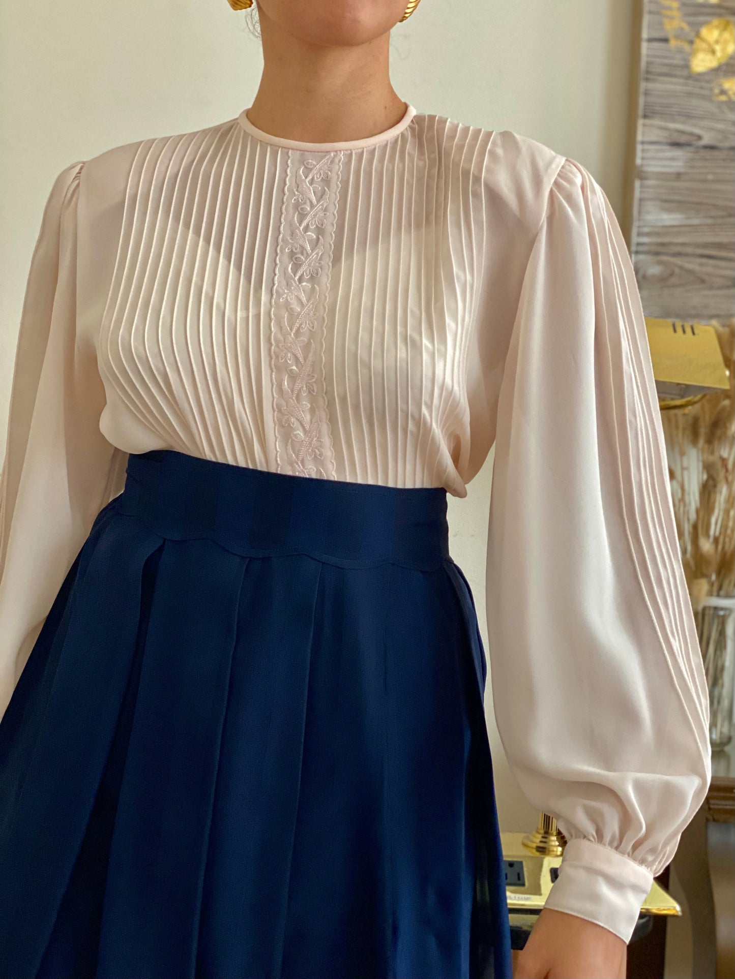 Pleated & Embroidered Puffy Long Sleeve Blouse (M)