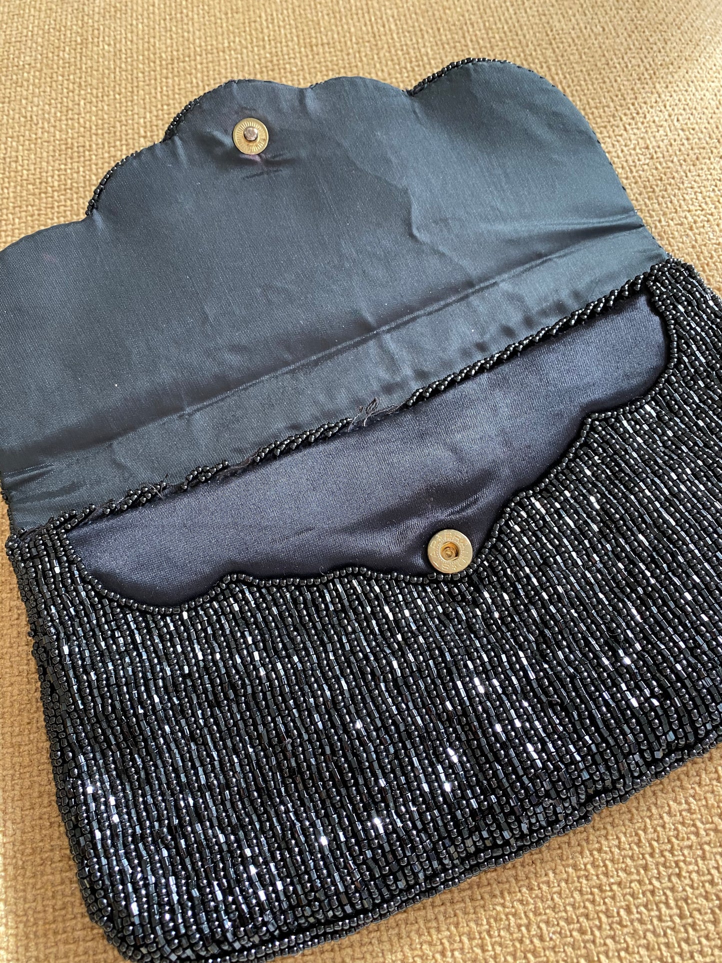 Beaded clutch
