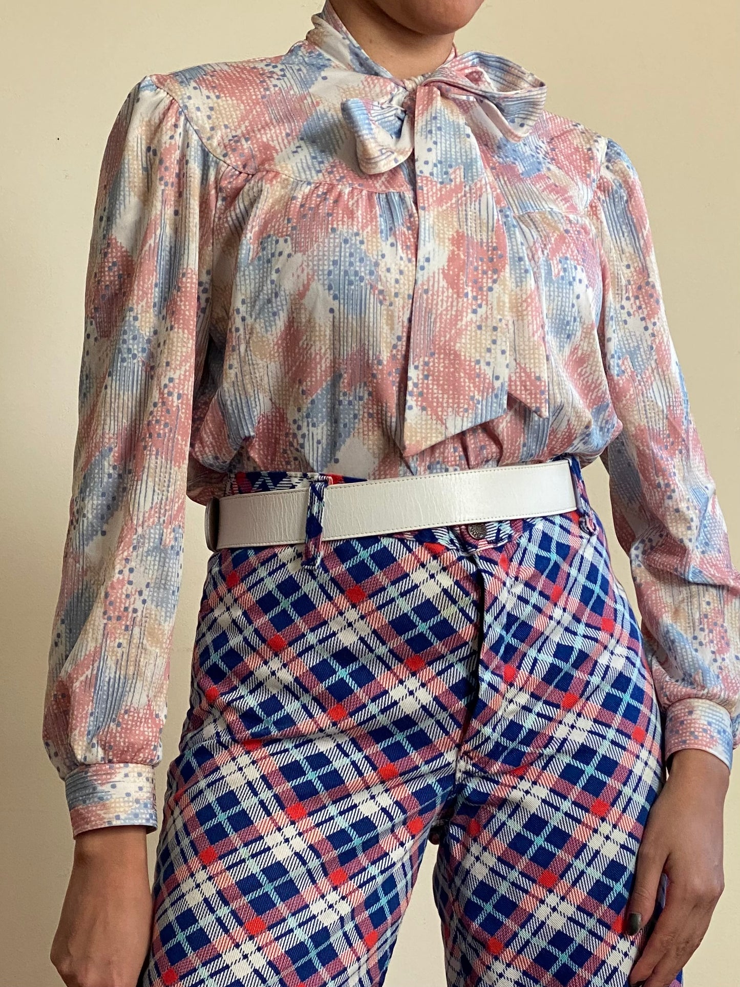 70's Pastel Abstract Bow Collar Blouse (M)