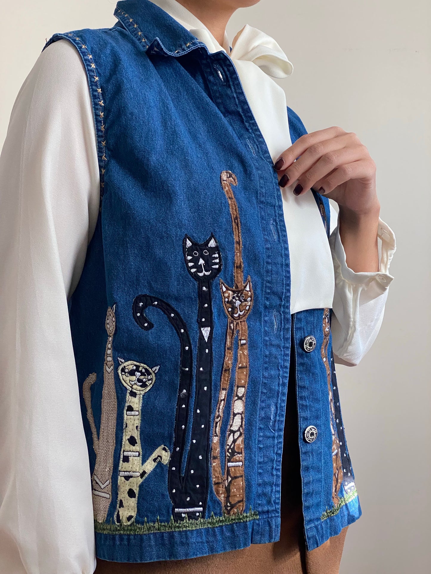 90's Embroidered Cats Denim Sleeveless Vest (M)