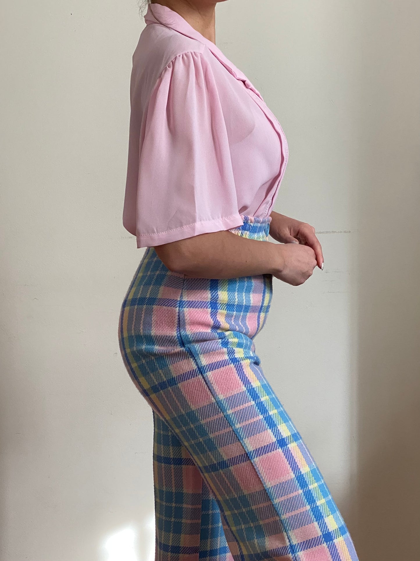 80’s Sheer Pink Short Flutter Sleeve Blouse (M-L)