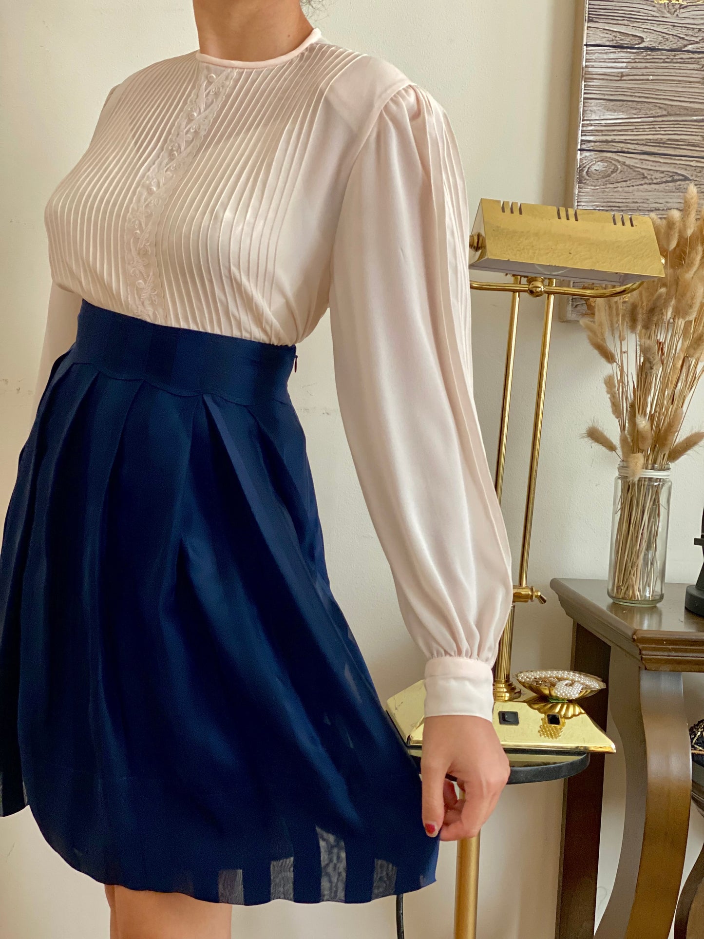 Pleated & Embroidered Puffy Long Sleeve Blouse (M)