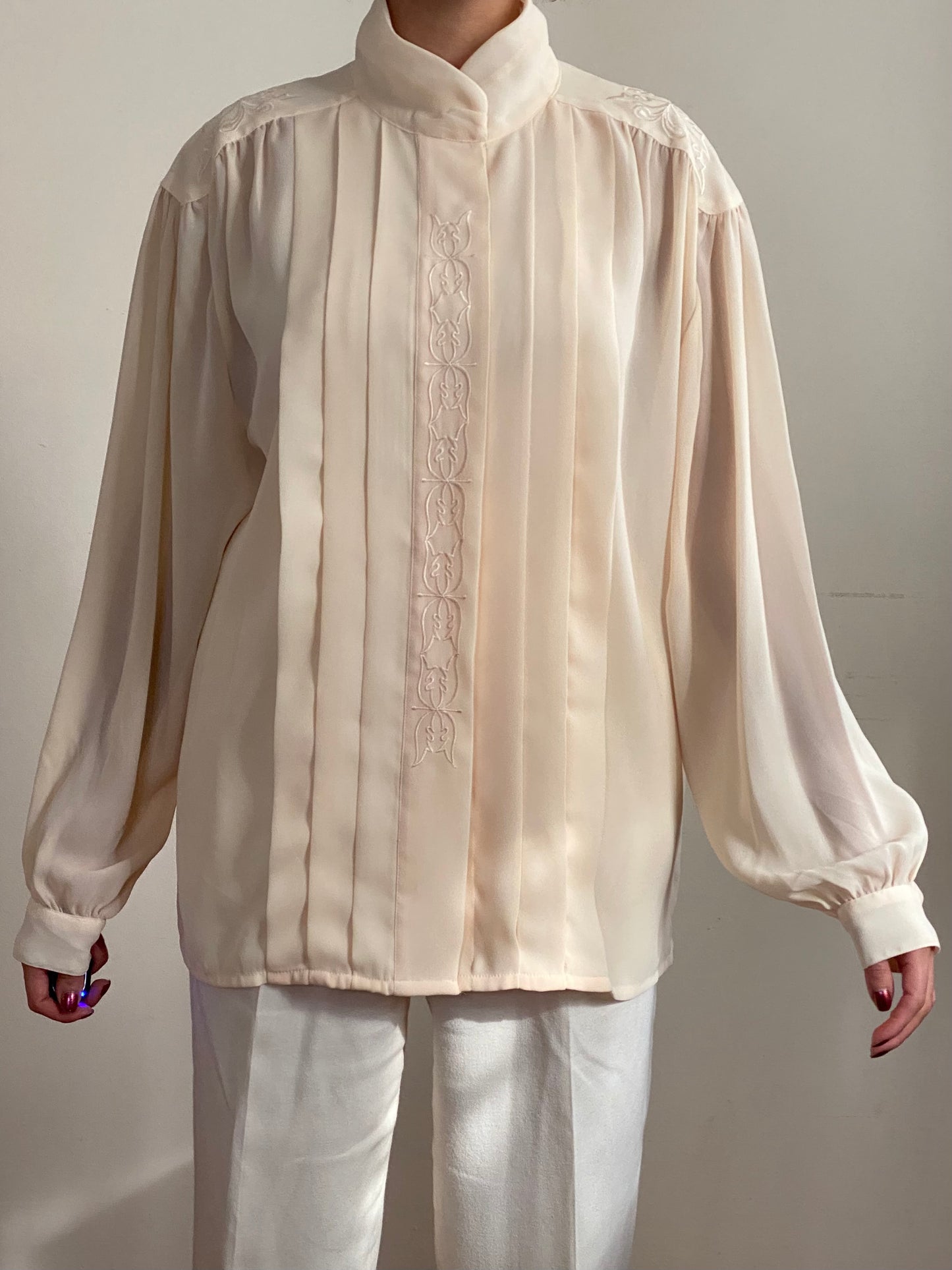 80's Cream Mock Neck Flowy Sleeves Blouse (L)