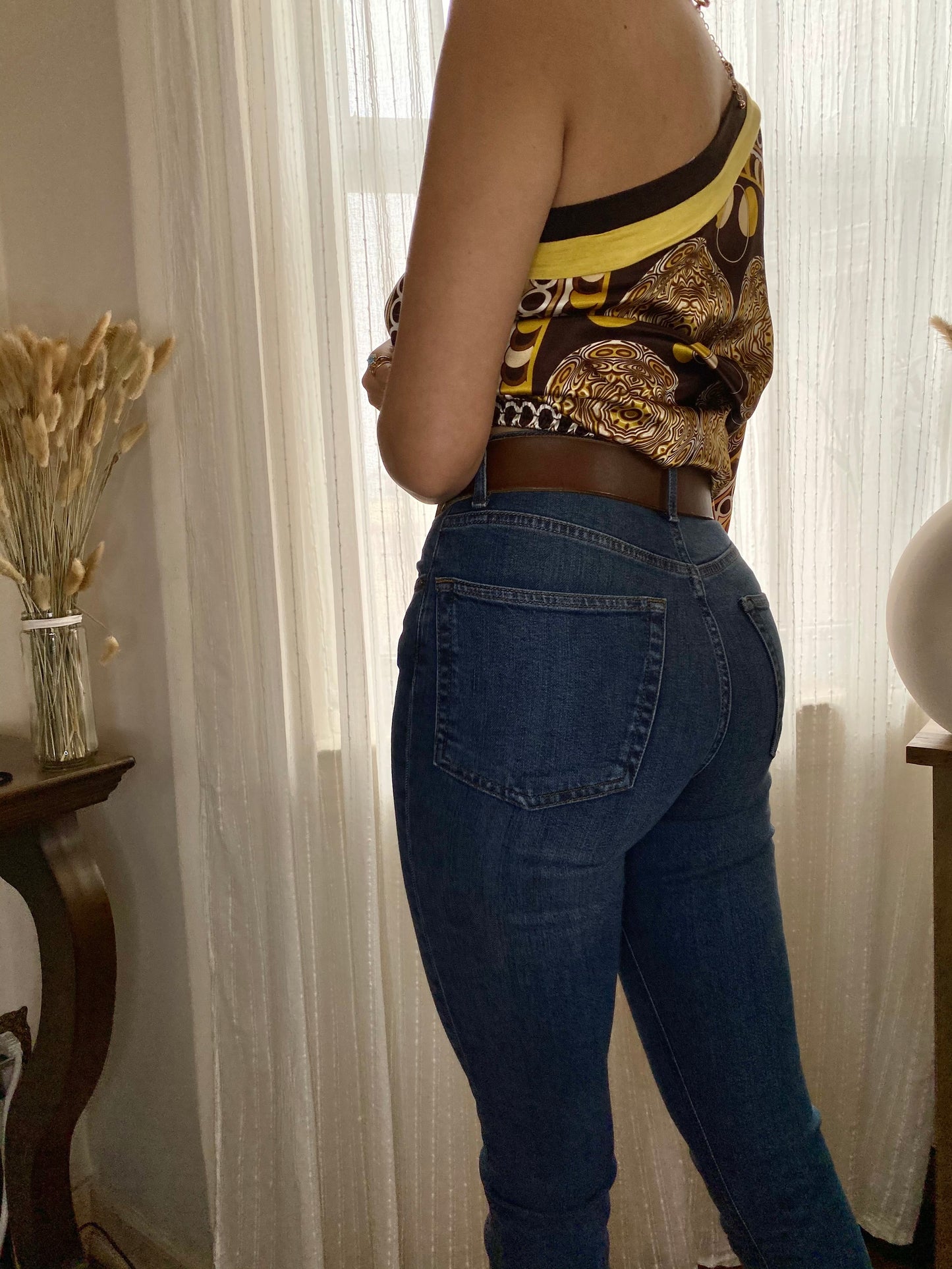 One-shoulder abstract design top