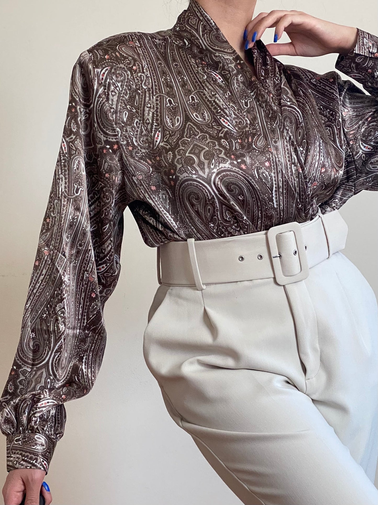 80'a Satin Draped V-Neck Abstract Blouse (M-L)