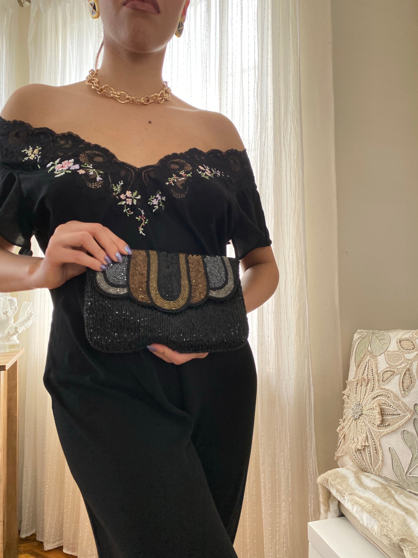 Beaded clutch
