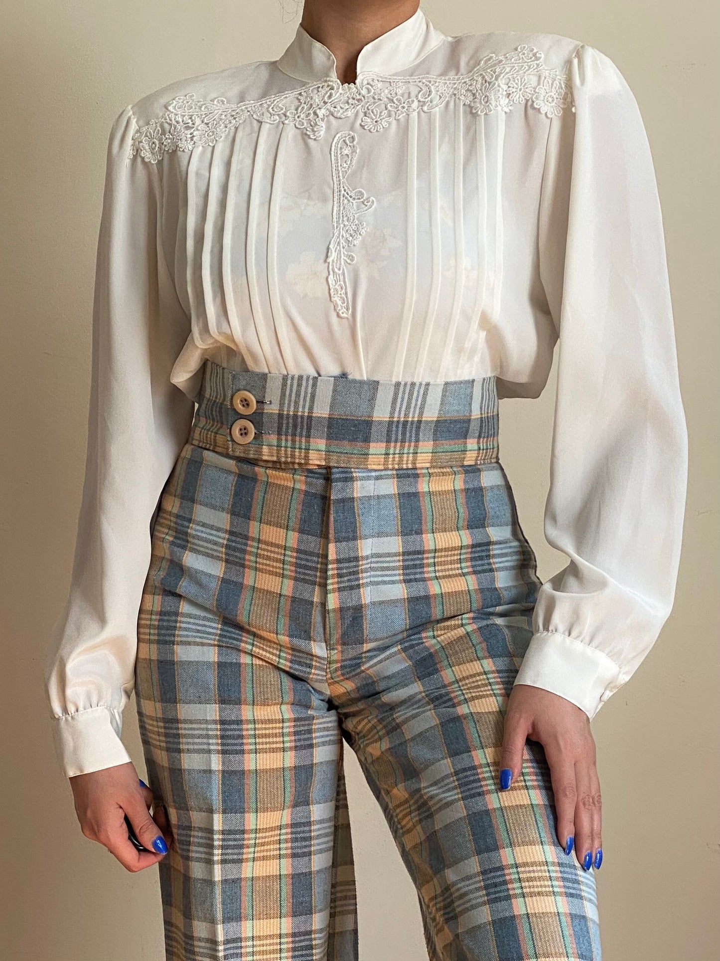 80'S White Pleated Lace Mandarin Collar Blouse (S-M)