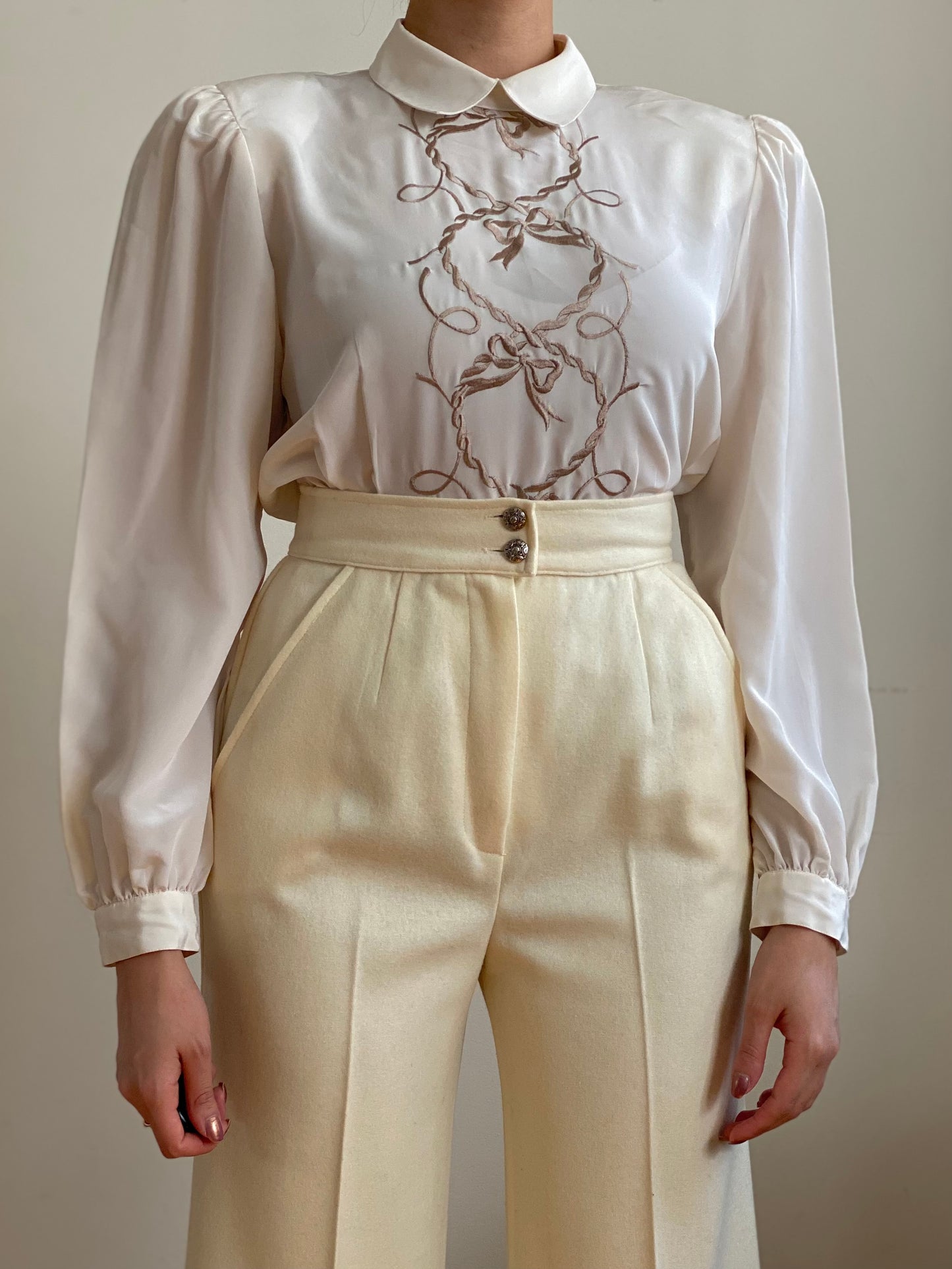 80's Rope Embroidery Peter Pan Collar Balloon Sleeves Blouse (S-M)