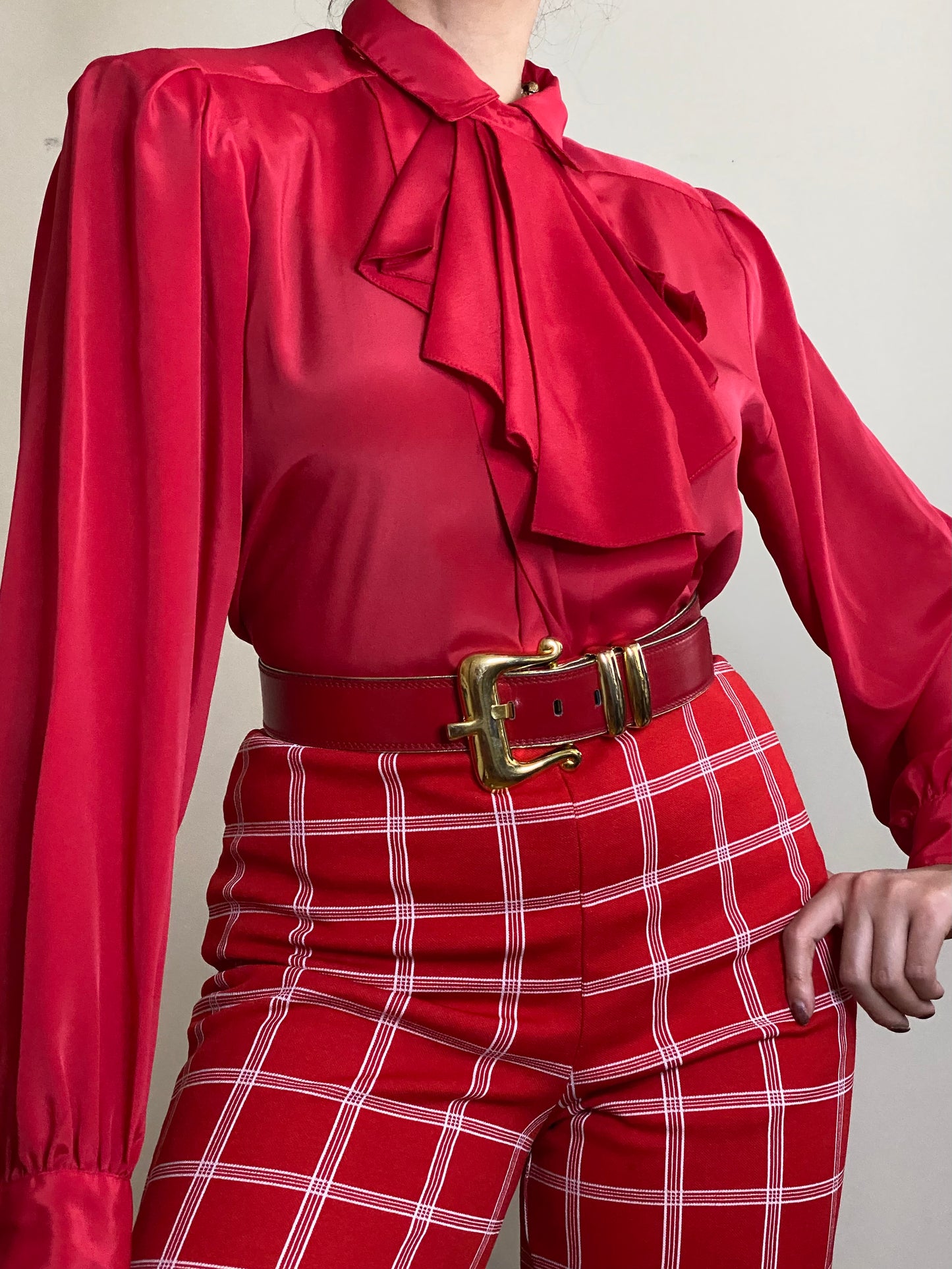 80's Red Ruffled Cravat/Jabot Bow Long Sleeve Blouse (S-M)