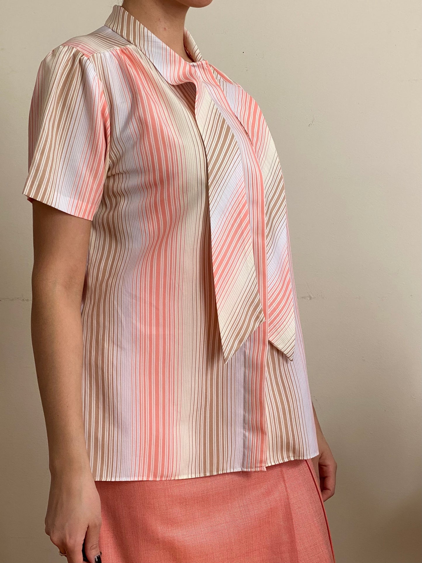 70s-80's Striped Short Sleeve Bow Collar Blouse (S-M)