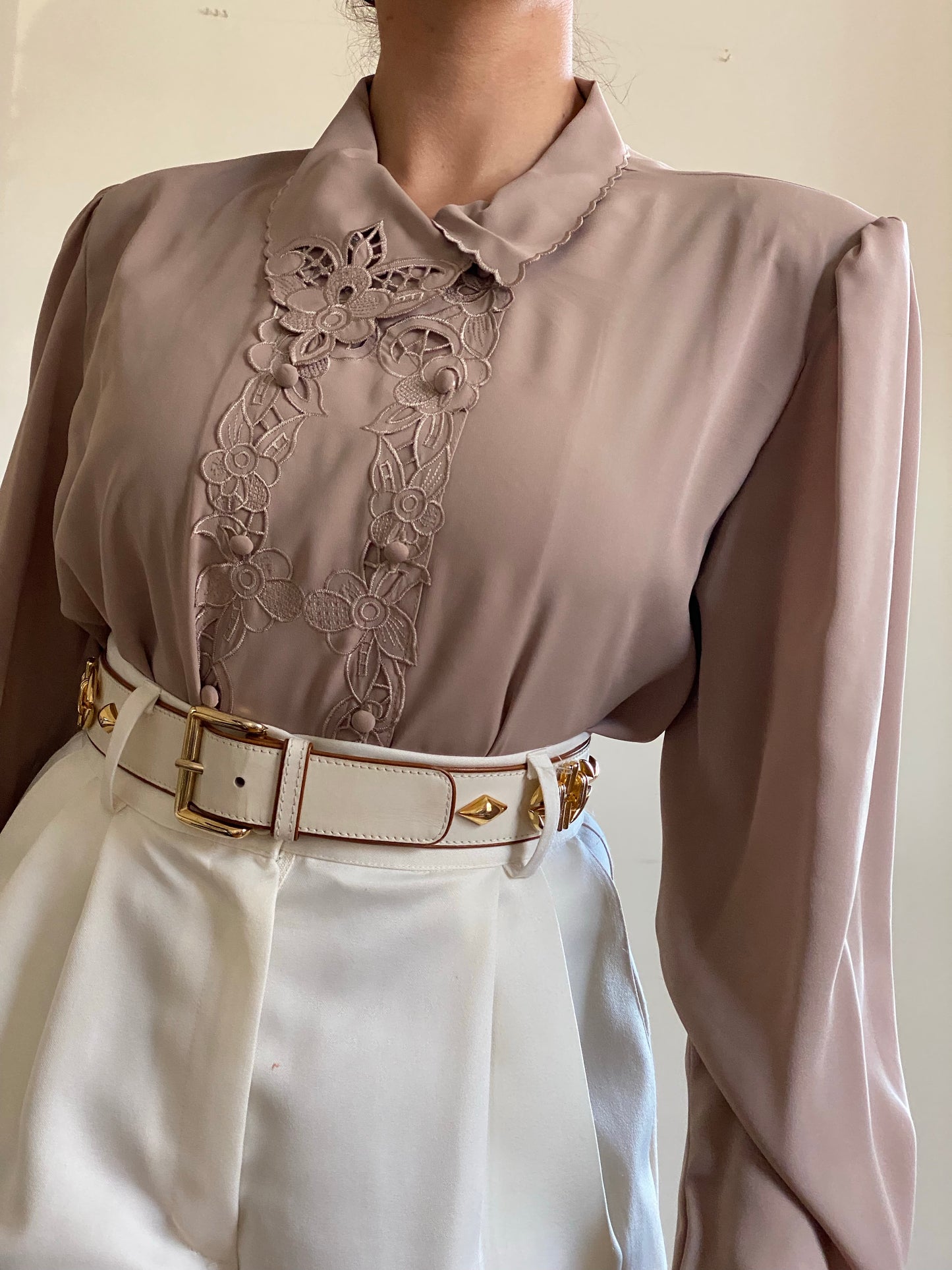 80's does 40's Floral Embroidered Button Down Blouse (S-M)