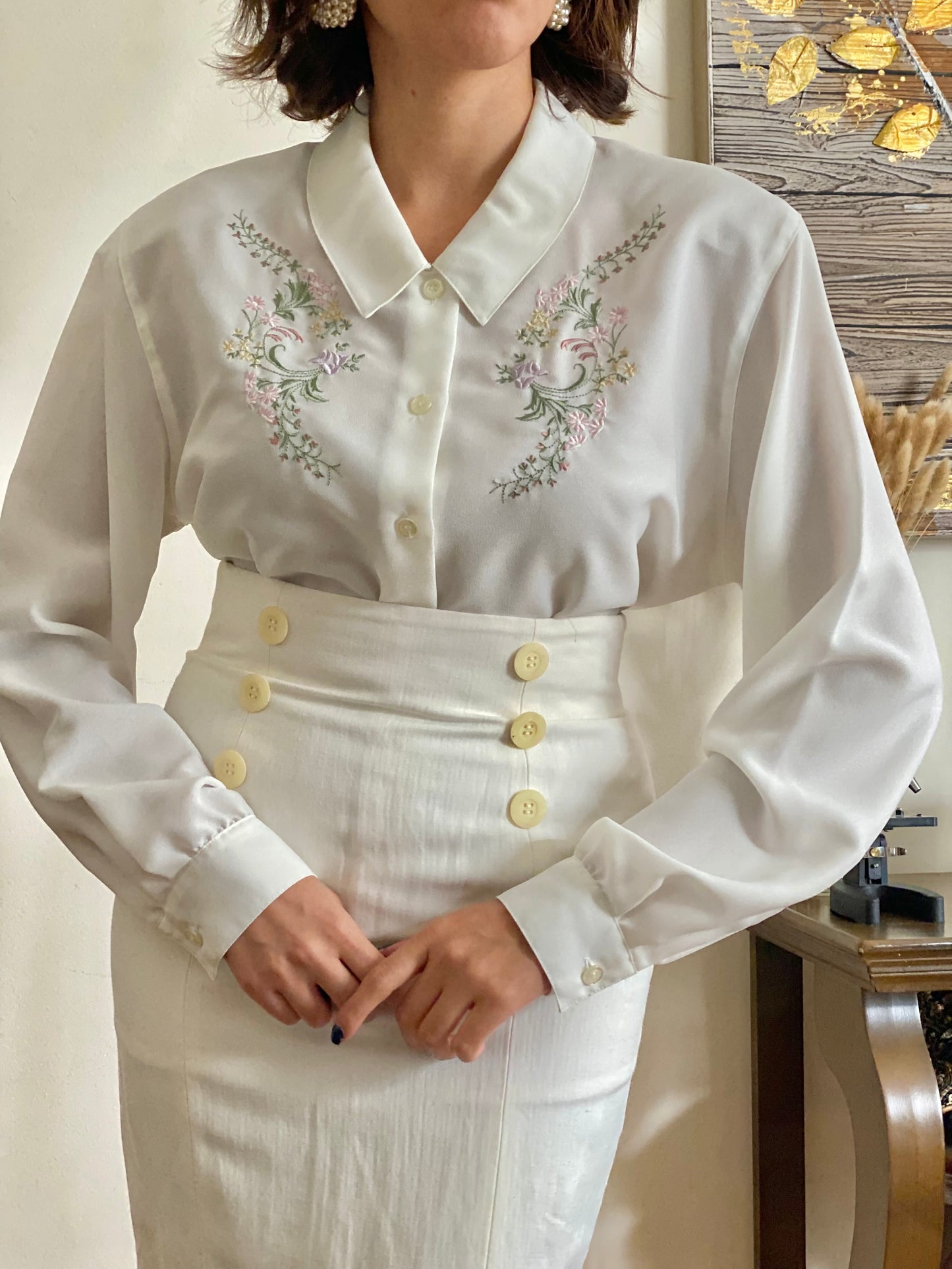 80's Floral Embroidered Long Sleeve Button Down Blouse (M)