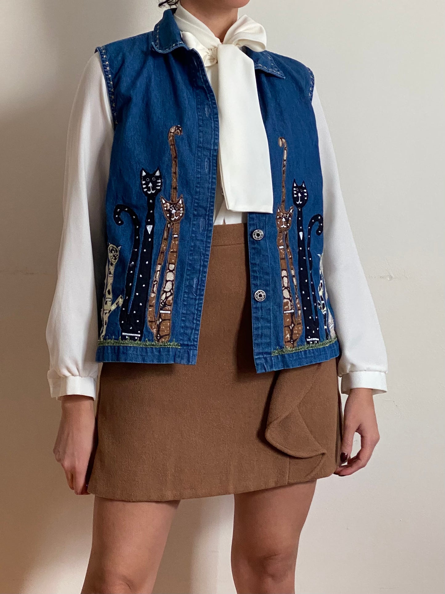 90's Embroidered Cats Denim Sleeveless Vest (M)