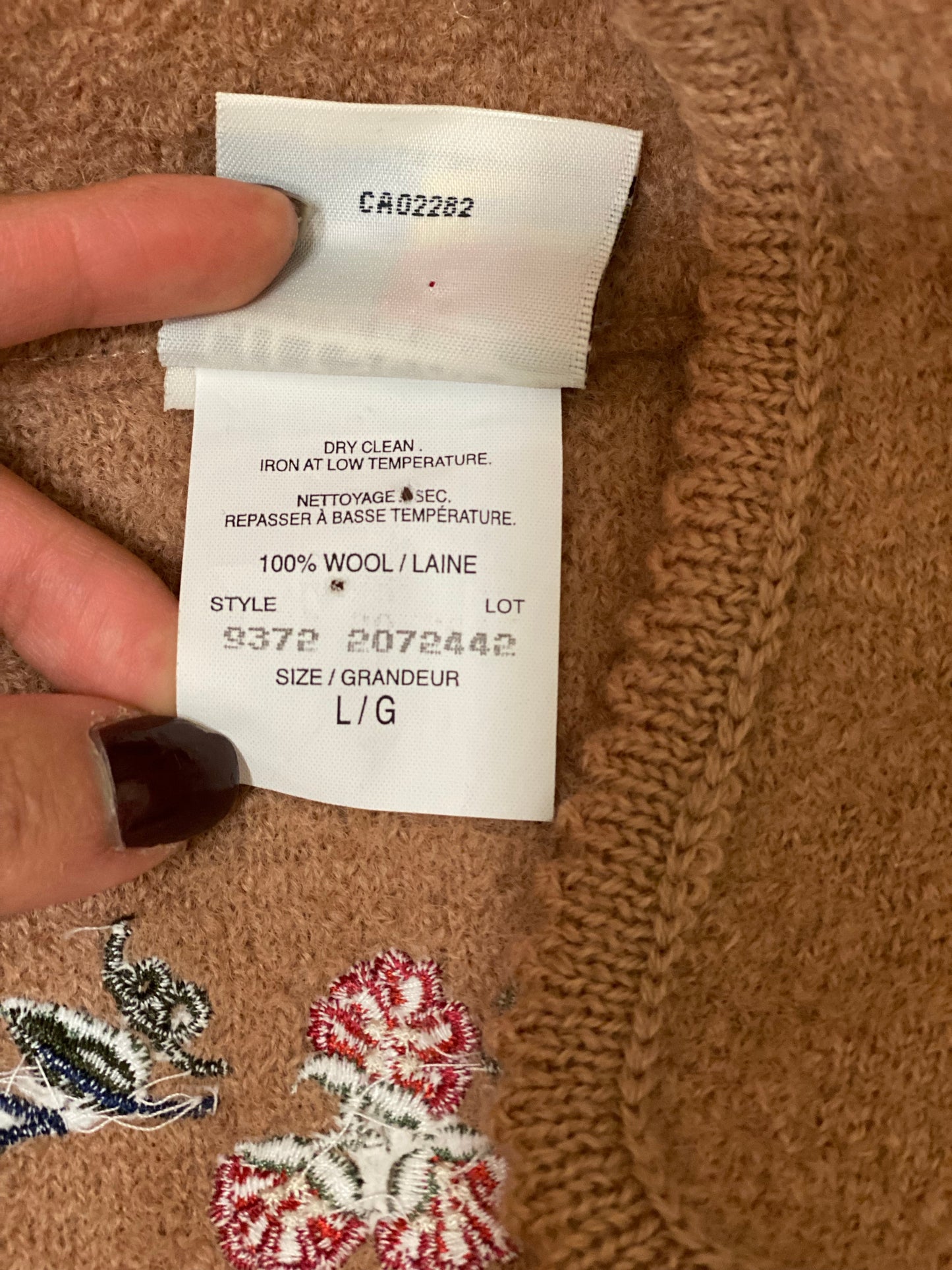 90's Wool Sleeveless Button Up Vest with Floral Embroidery (L)