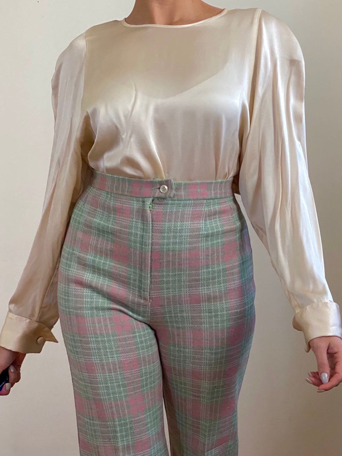 80's 100% Silk Blouse w/ Oversized Sleeves (M-L)