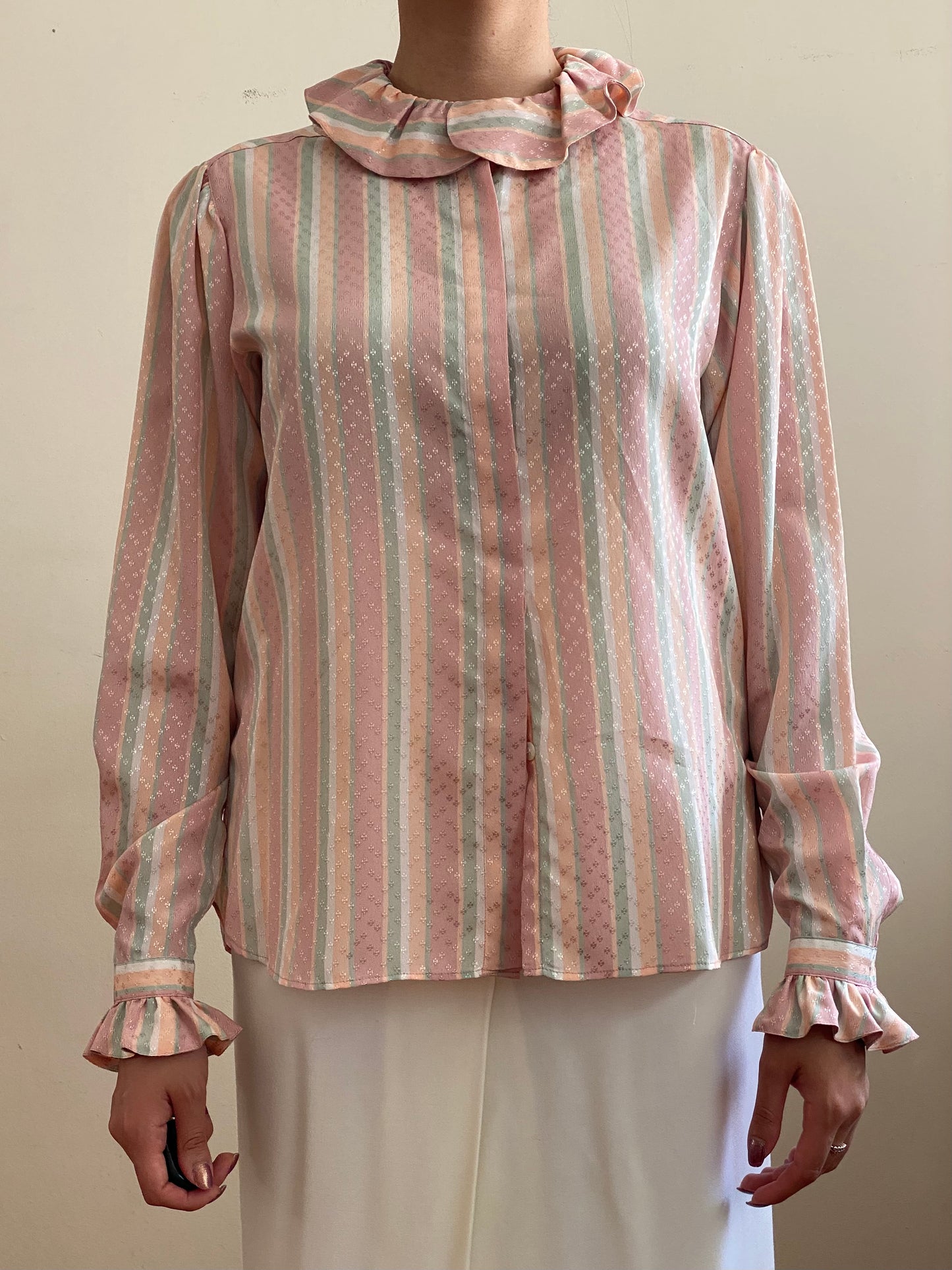 70s 80s Ruffle Collar Button Up Blouse w/ sheen (S-M)