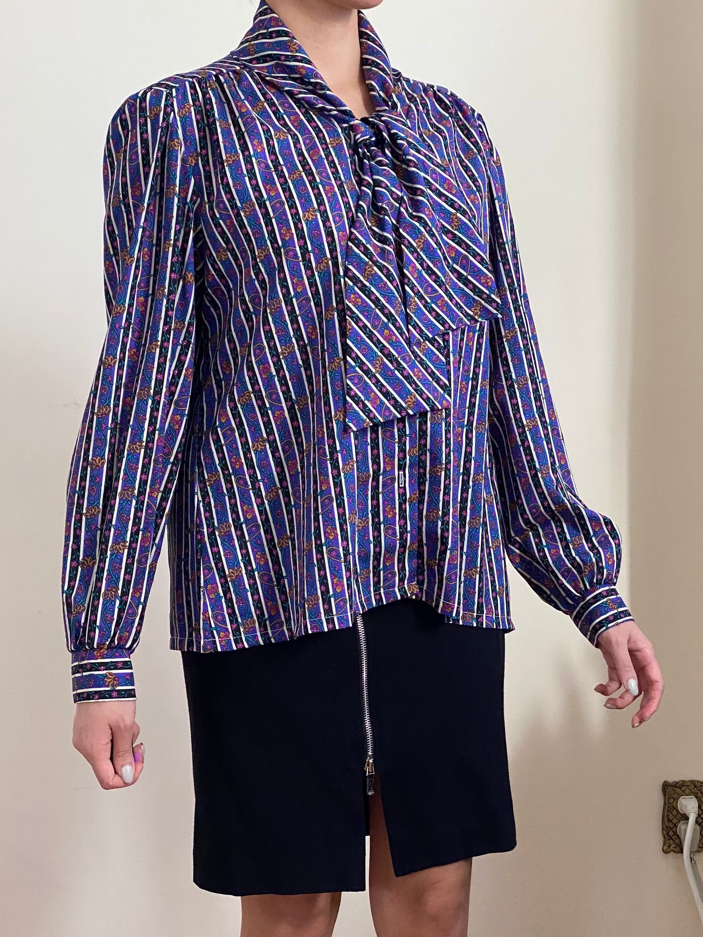 80's Floral Striped Long Sleeve Blouse w/ Bow Collar (M-L)
