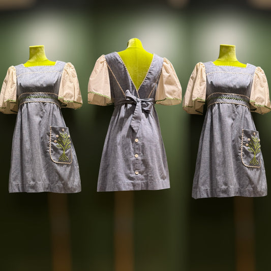 60s/70s chambray dress with puff sleeves & floral embroidery (Small)