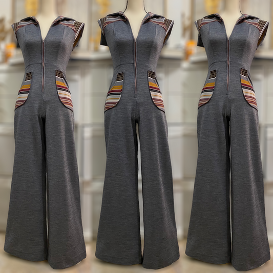 70s Zipper Front & Sailor Collar, Flared Jumpsuit (XS-S, 26”W)