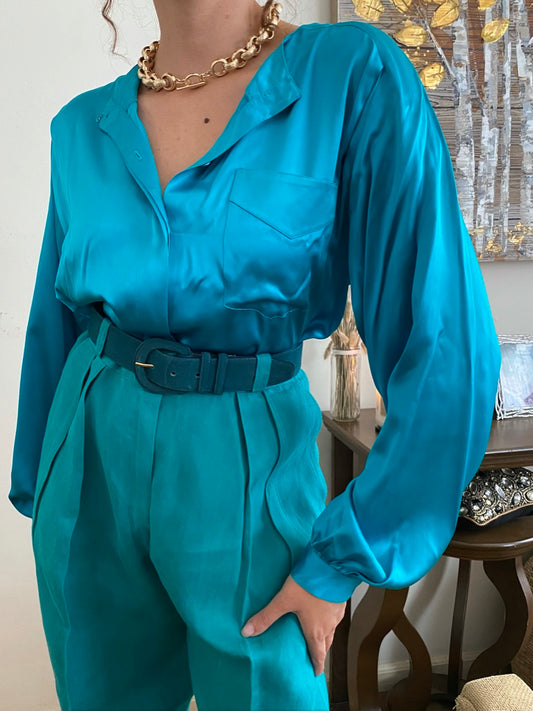 Button down long sleeve blouse
