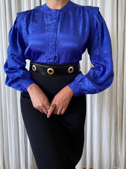 Long sleeve with raised shoulders blouse