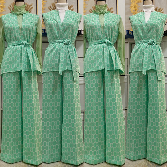 70’s 3-piece Pantsuit - Sleeveless Vest, Belt & Wide Leg Pants (M-L)
