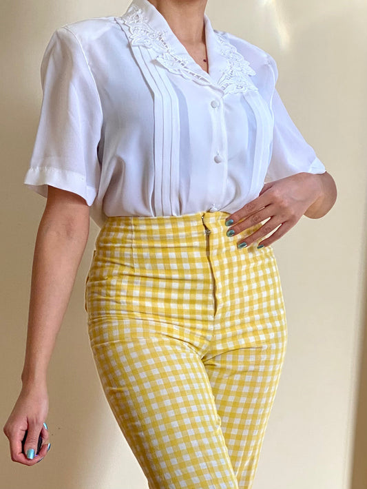 90's WHITE FLORAL EMBROIDERED SHORT SLEEVE BLOUSE (M)