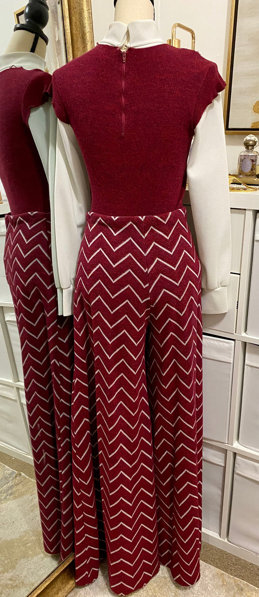 70's 2 piece Set red Chevron Palazzo Pants with mock neck long sleeve top (M)
