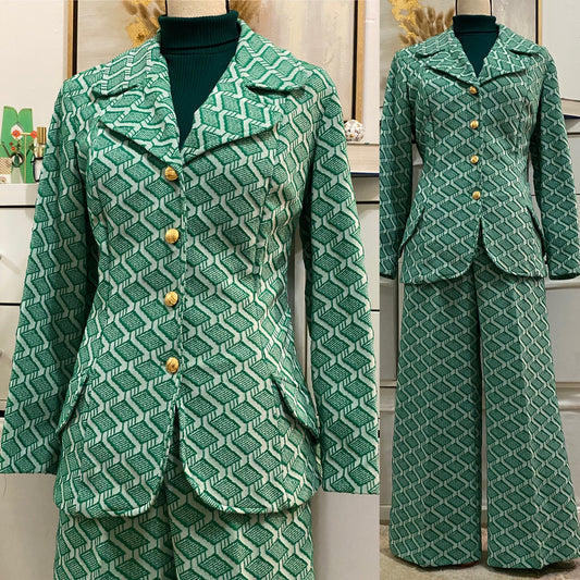 70's 2PC Abstract, Wide Leg Pantsuit (M-L, 27"-35"W) Petite, cropped